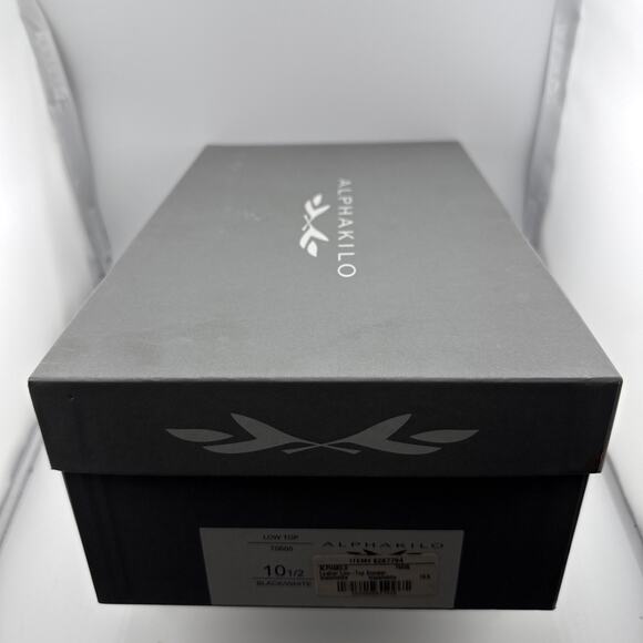 Athletic_Shoes